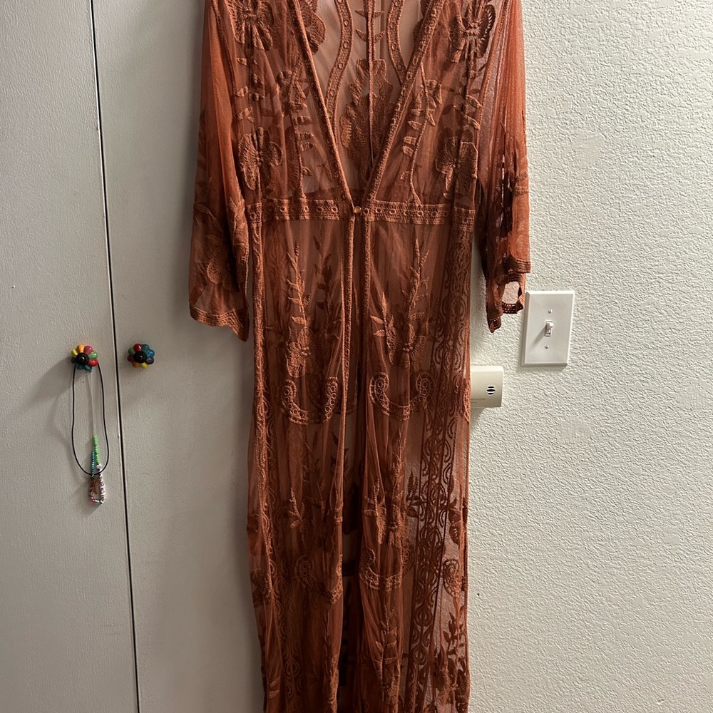 Rusted brown lace cover